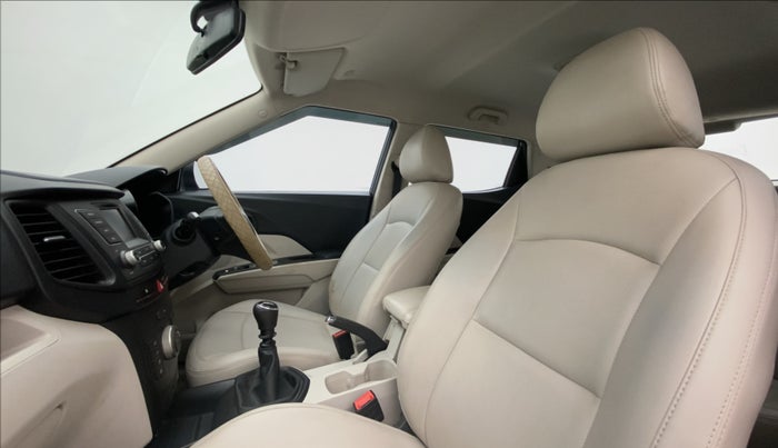 2020 Mahindra XUV300 W4 1.5 DIESEL, Diesel, Manual, 42,268 km, Right Side Front Door Cabin