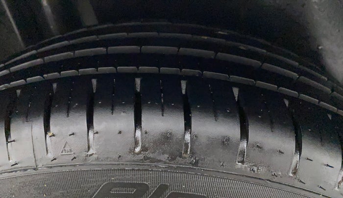 2023 Maruti Ciaz ALPHA 1.5 SHVS PETROL, Petrol, Manual, 9,329 km, Right Rear Tyre Tread