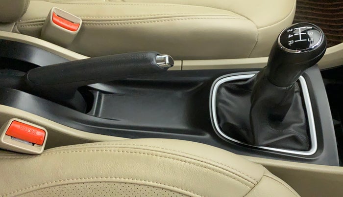 2023 Maruti Ciaz ALPHA 1.5 SHVS PETROL, Petrol, Manual, 9,329 km, Gear Lever