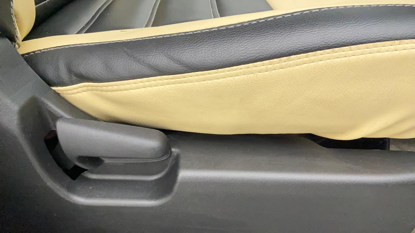 2016 Maruti Wagon R 1.0 VXI, Petrol, Manual, 40,135 km, Driver Side Adjustment Panel