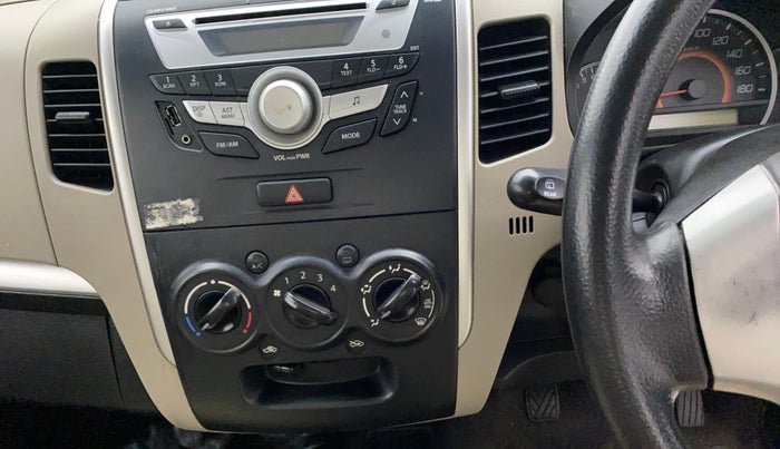 2016 Maruti Wagon R 1.0 VXI, Petrol, Manual, 40,135 km, AC Unit - Minor issue in the heater switch