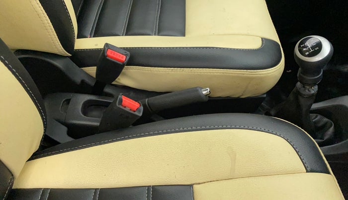 2016 Maruti Wagon R 1.0 VXI, Petrol, Manual, 40,135 km, Gear Lever