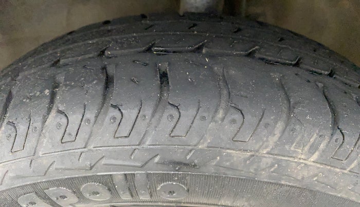2016 Maruti Wagon R 1.0 VXI, Petrol, Manual, 40,135 km, Left Front Tyre Tread