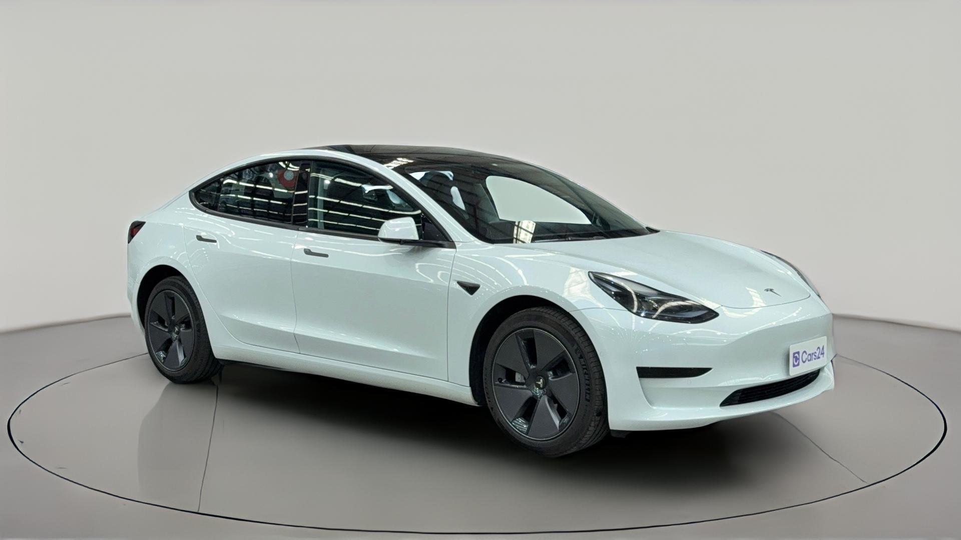 Tesla Model 3 image