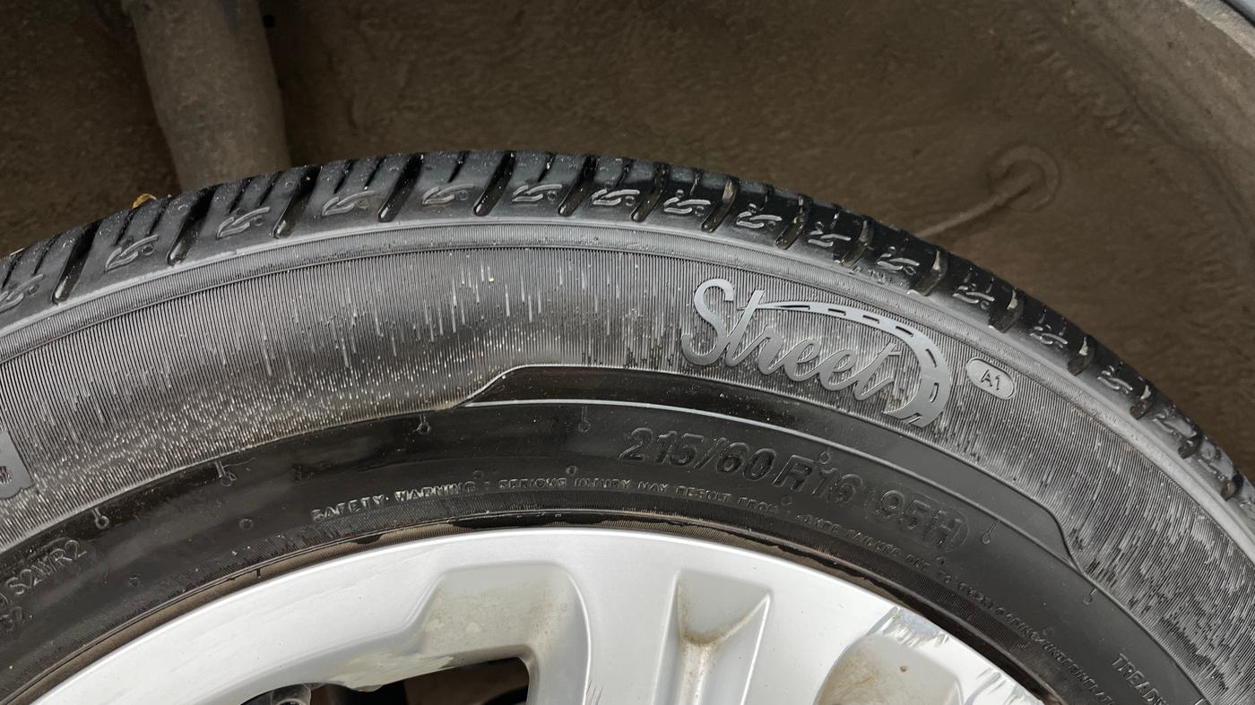 2023 KIA SONET HTK PLUS 1.0 IMT, Petrol, Manual, 9,531 km, Right Rear Tyre Tread