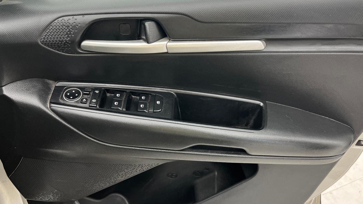 2023 KIA SONET HTK PLUS 1.0 IMT, Petrol, Manual, 9,531 km, Driver Side Door Panels Control