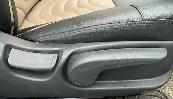 2018 Hyundai Verna 1.6 CRDI SX + AT, Diesel, Automatic, 57,812 km, Driver Side Adjustment Panel