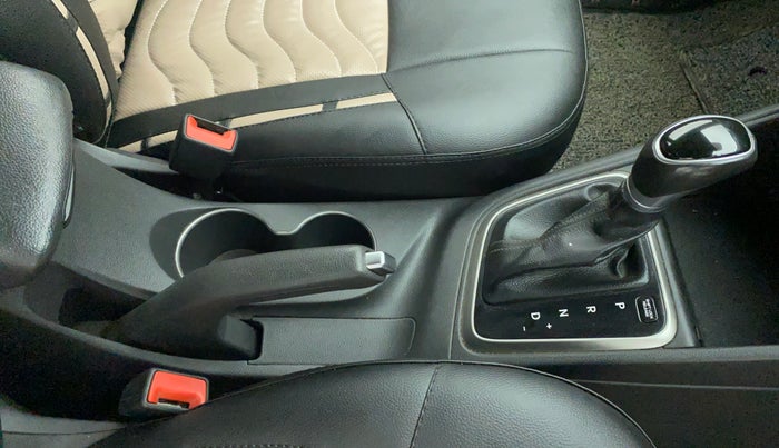 2018 Hyundai Verna 1.6 CRDI SX + AT, Diesel, Automatic, 57,812 km, Gear Lever