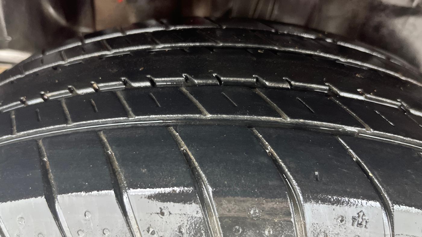 2022 Maruti Swift VXI, Petrol, Manual, 39,710 km, Right Rear Tyre Tread