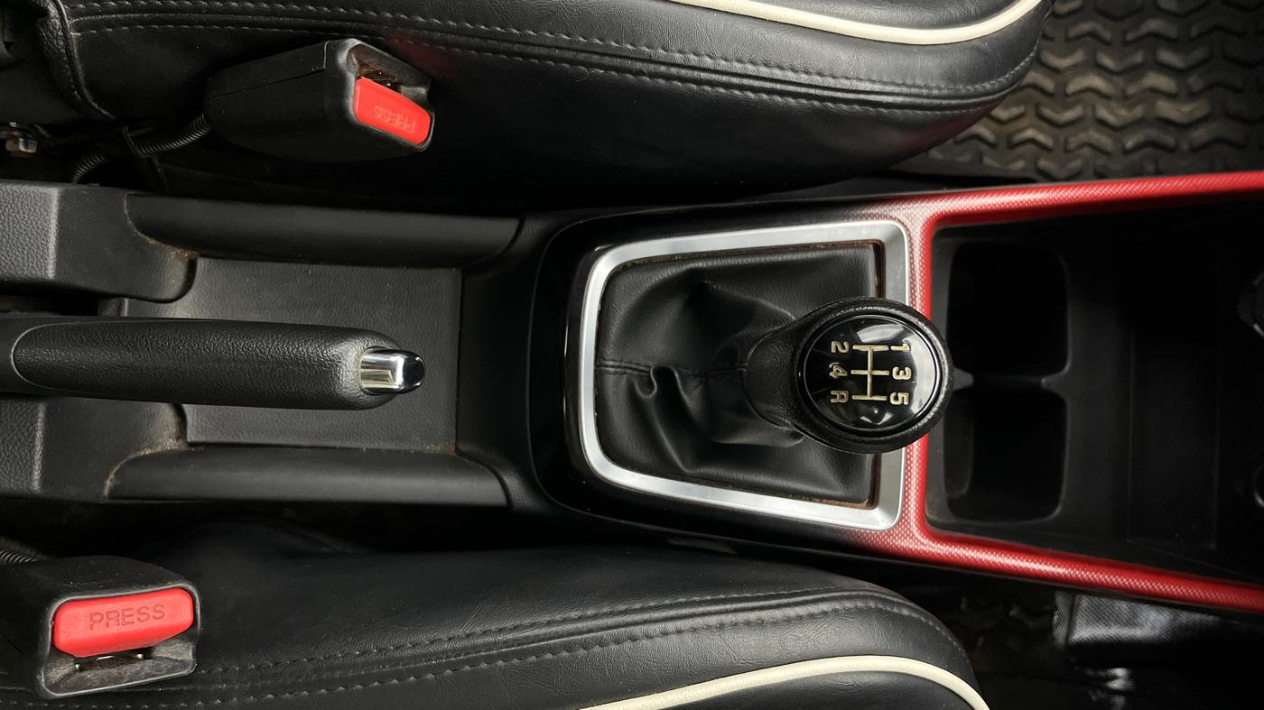 2022 Maruti Swift VXI, Petrol, Manual, 39,710 km, Gear Lever