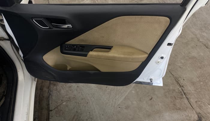 2017 Honda City 1.5L I-VTEC V MT, Petrol, Manual, 88,529 km, Driver Side Door Panels Control