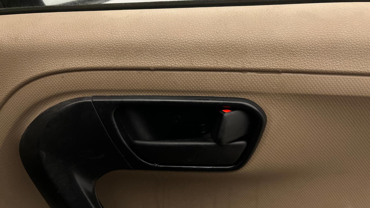 2023 Mahindra BOLERO NEO N 8, Diesel, Manual, 13,493 km, Driver Side Door Panels Control
