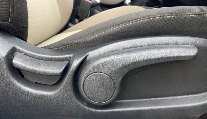 2020 Hyundai Elite i20 ASTA 1.2 (O), Petrol, Manual, 46,518 km, Driver Side Adjustment Panel