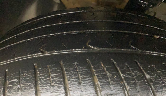 2020 Hyundai Elite i20 ASTA 1.2 (O), Petrol, Manual, 46,518 km, Left Front Tyre Tread