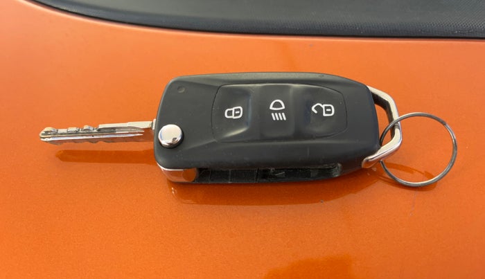 2019 Tata TIAGO NRG PETROL, Petrol, Manual, 67,999 km, Key Close Up