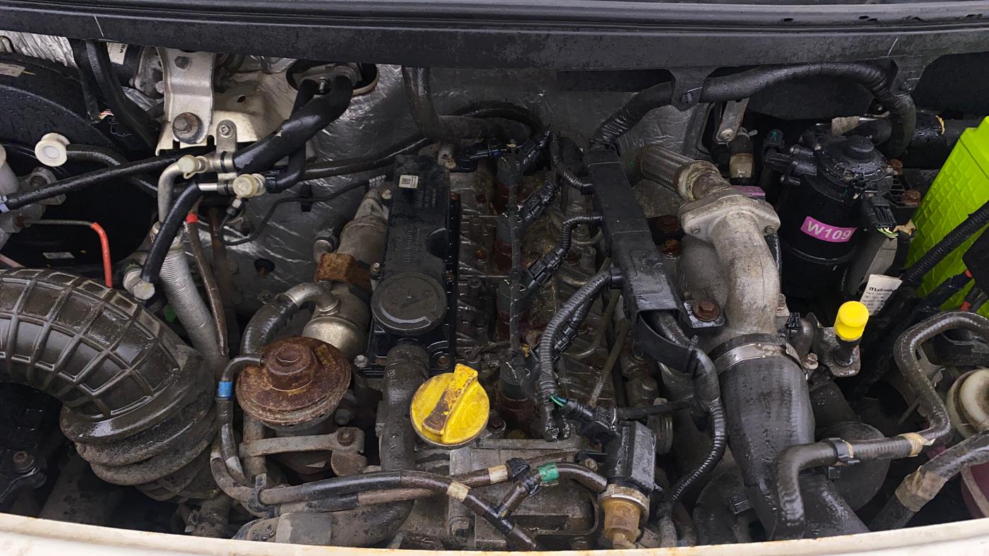 2018 Mahindra TUV 300 PLUS P8, Diesel, Manual, 31,709 km, Engine View