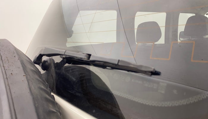 2018 Mahindra TUV 300 PLUS P8, Diesel, Manual, 31,709 km, Rear Wiper