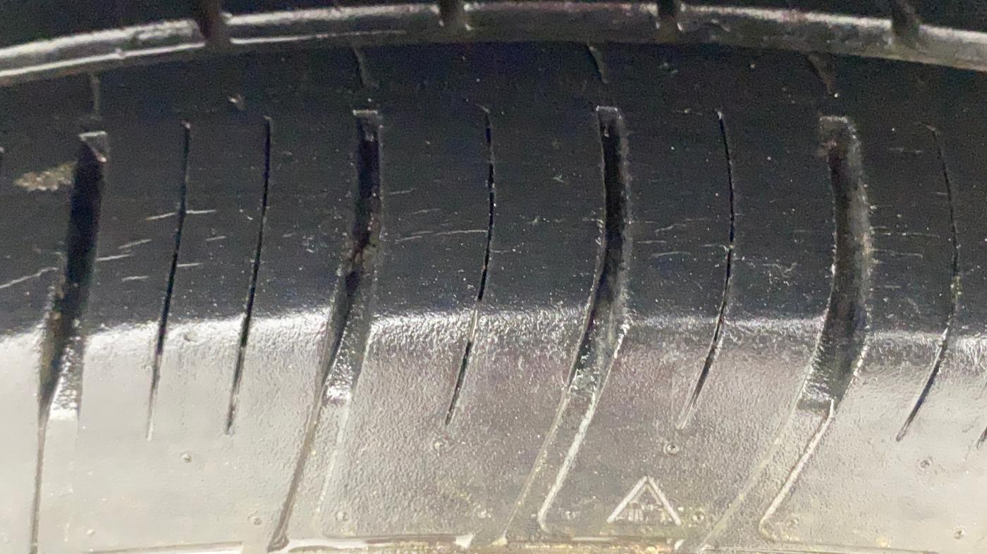 2018 Mahindra TUV 300 PLUS P8, Diesel, Manual, 31,709 km, Right Rear Tyre Tread