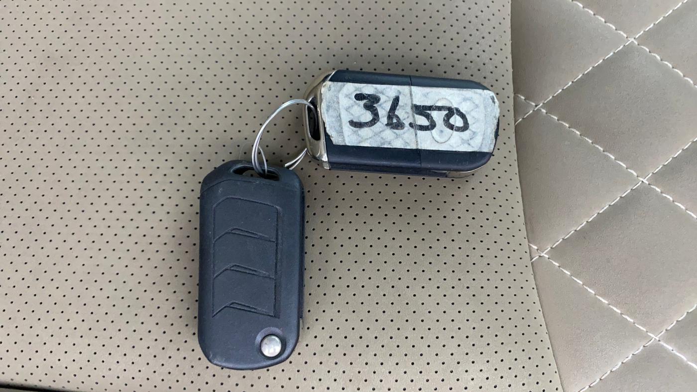 2018 Mahindra TUV 300 PLUS P8, Diesel, Manual, 31,709 km, Key Close Up