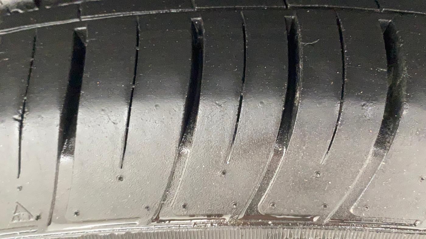 2018 Mahindra TUV 300 PLUS P8, Diesel, Manual, 31,709 km, Left Rear Tyre Tread