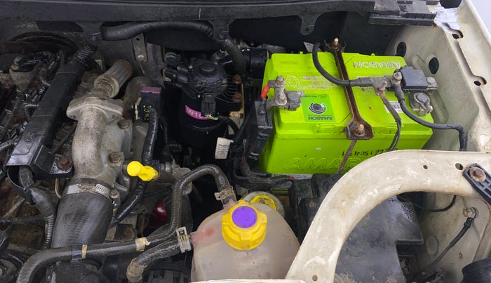 2018 Mahindra TUV 300 PLUS P8, Diesel, Manual, 31,709 km, Engine View - Left