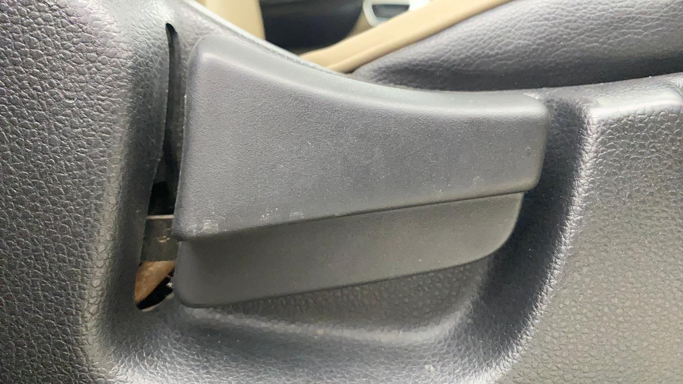 2018 Mahindra TUV 300 PLUS P8, Diesel, Manual, 31,709 km, Driver Side Adjustment Panel