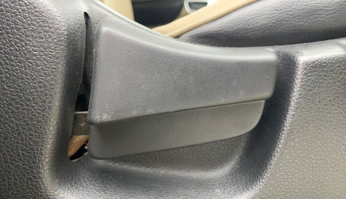 2018 Mahindra TUV 300 PLUS P8, Diesel, Manual, 31,709 km, Driver Side Adjustment Panel