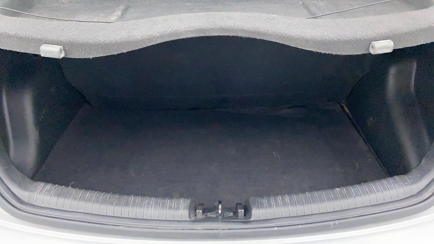 2016 Hyundai Grand i10 SPORTZ 1.2 KAPPA VTVT, Petrol, Manual, 41,046 km, Boot Inside