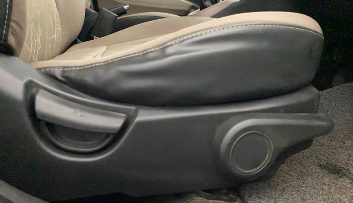 2014 Hyundai Xcent S (O) 1.2, Petrol, Manual, 1,18,579 km, Driver Side Adjustment Panel