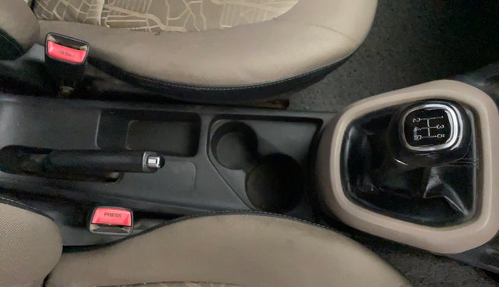 2014 Hyundai Xcent S (O) 1.2, Petrol, Manual, 1,18,579 km, Gear Lever