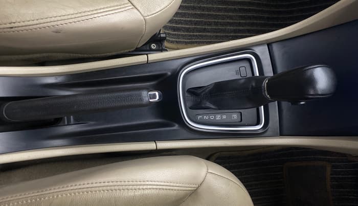2019 Maruti Ciaz ALPHA  AT 1.5 SHVS PETROL, Petrol, Automatic, 60,463 km, Gear Lever