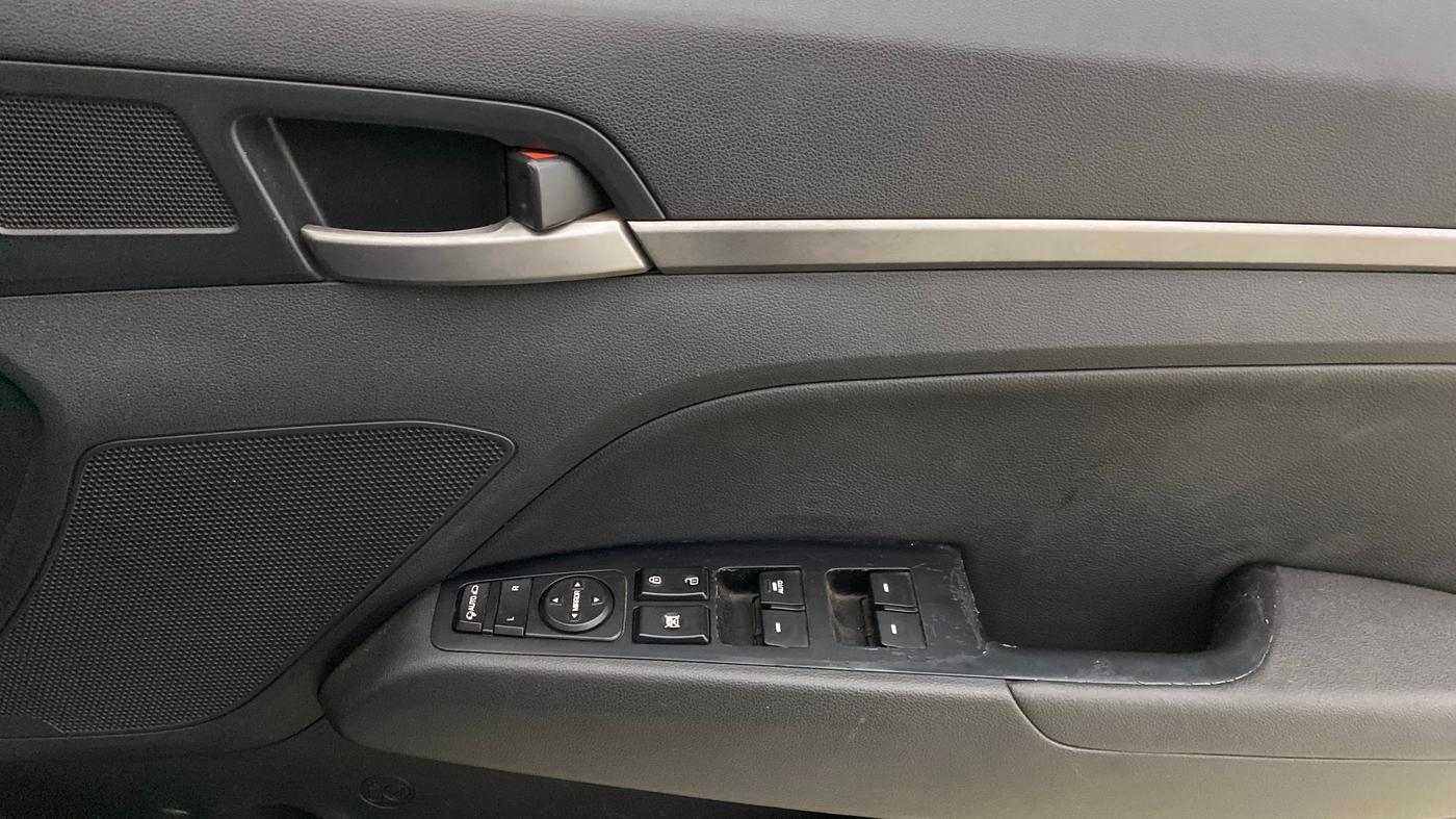 2018 Hyundai New Elantra 2.0 SX(O) AT PETROL, Petrol, Automatic, 64,464 km, Driver Side Door Panels Control