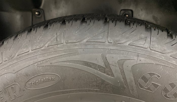 2022 Mahindra BOLERO NEO N 10 (O), Diesel, Manual, 73,297 km, Right Rear Tyre Tread