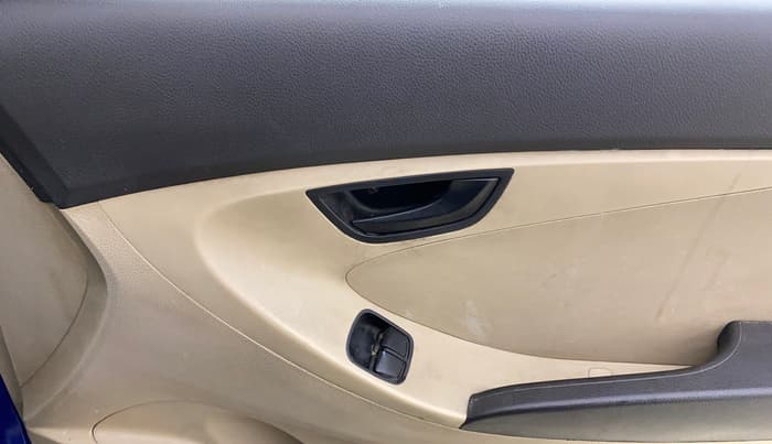 2014 Hyundai Eon D-LITE+, Petrol, Manual, 1,31,667 km, Driver Side Door Panels Control