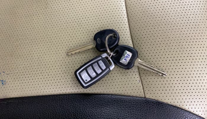 2014 Hyundai Eon D-LITE+, Petrol, Manual, 1,31,667 km, Key Close Up