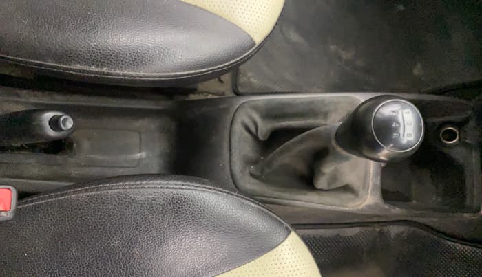 2014 Hyundai Eon D-LITE+, Petrol, Manual, 1,31,667 km, Gear Lever