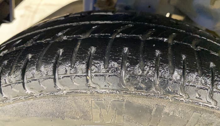 2014 Hyundai Eon D-LITE+, Petrol, Manual, 1,31,667 km, Right Rear Tyre Tread