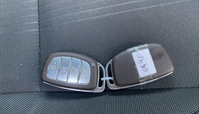 2019 Hyundai VENUE SX 1.0 (O) TURBO, Petrol, Manual, 48,216 km, Key Close Up