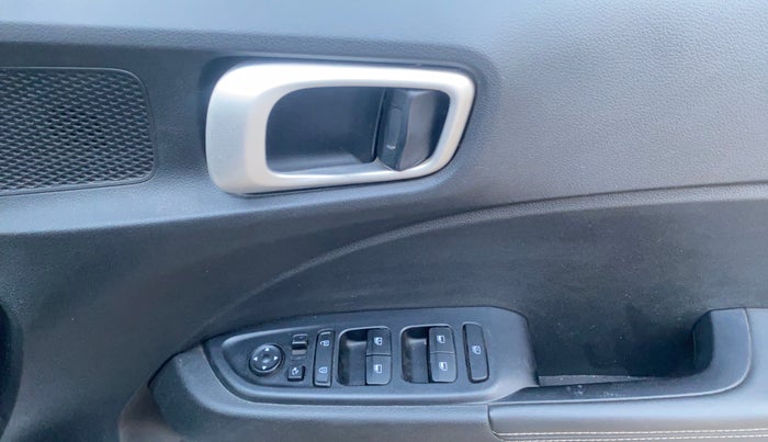 2019 Hyundai VENUE SX 1.0 (O) TURBO, Petrol, Manual, 48,216 km, Driver Side Door Panels Control