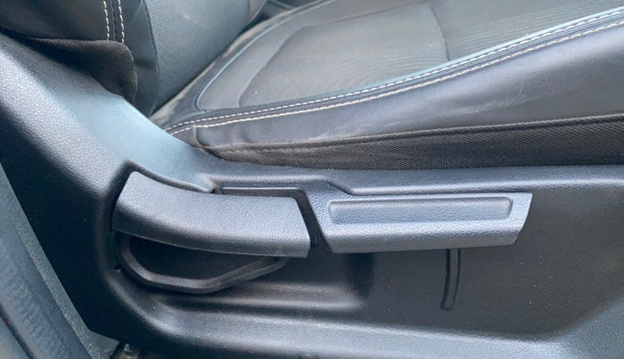 2019 Hyundai VENUE SX 1.0 (O) TURBO, Petrol, Manual, 48,216 km, Driver Side Adjustment Panel