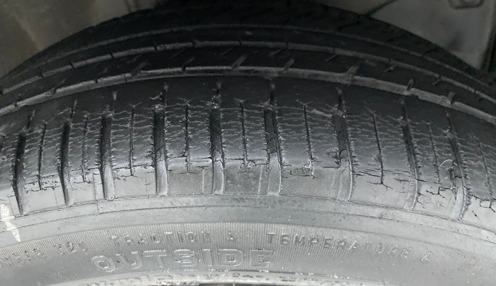 2010 Honda City S MT PETROL, Petrol, Manual, 60,168 km, Right Front Tyre Tread