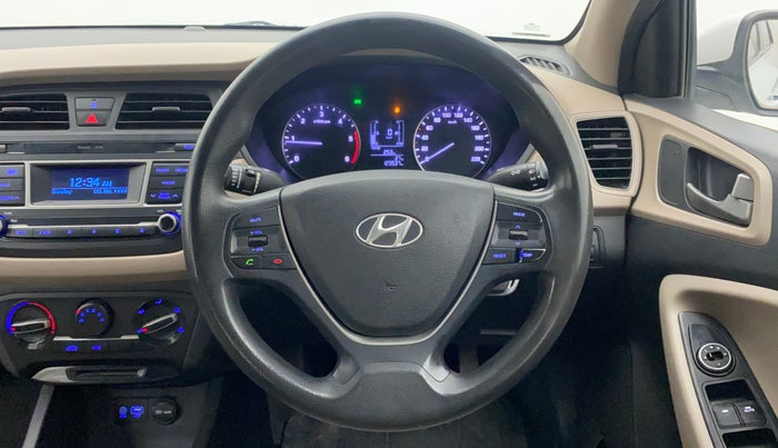 2015 Hyundai Elite i20 MAGNA 1.4 CRDI, Diesel, Manual, 1,23,537 km, Steering Wheel Close Up
