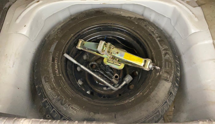 2013 Hyundai i10 MAGNA 1.1, Petrol, Manual, 1,04,127 km, Spare Tyre