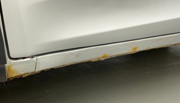 2018 Mahindra KUV 100 NXT K2 P 6 STR, CNG, Manual, 79,461 km, Left running board - Slight discoloration