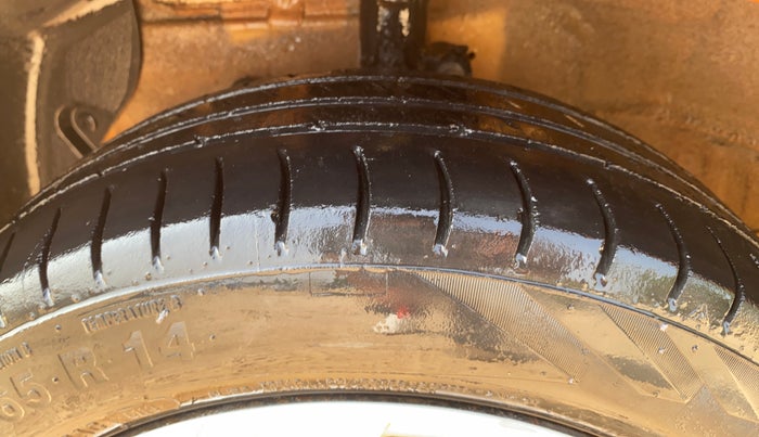 2016 Hyundai Grand i10 MAGNA 1.2 KAPPA VTVT, Petrol, Manual, 36,056 km, Left Front Tyre Tread