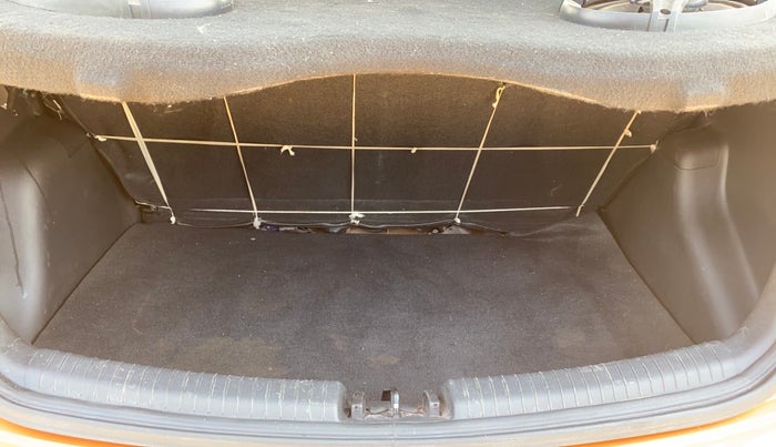 2016 Hyundai Grand i10 MAGNA 1.2 KAPPA VTVT, Petrol, Manual, 36,056 km, Boot Inside