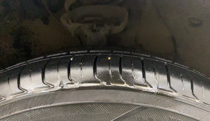 2019 Hyundai NEW SANTRO SPORTZ CNG, CNG, Manual, 97,340 km, Right Front Tyre Tread