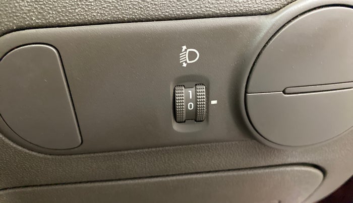 2012 Hyundai i10 SPORTZ 1.2 AT, Petrol, Automatic, 71,602 km, Dashboard - Headlight height adjustment not working