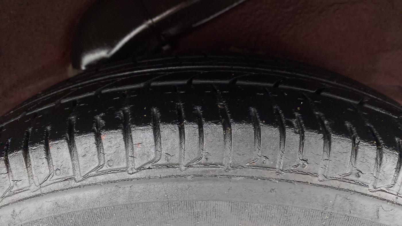 2012 Hyundai i10 SPORTZ 1.2 AT, Petrol, Automatic, 71,602 km, Left Rear Tyre Tread