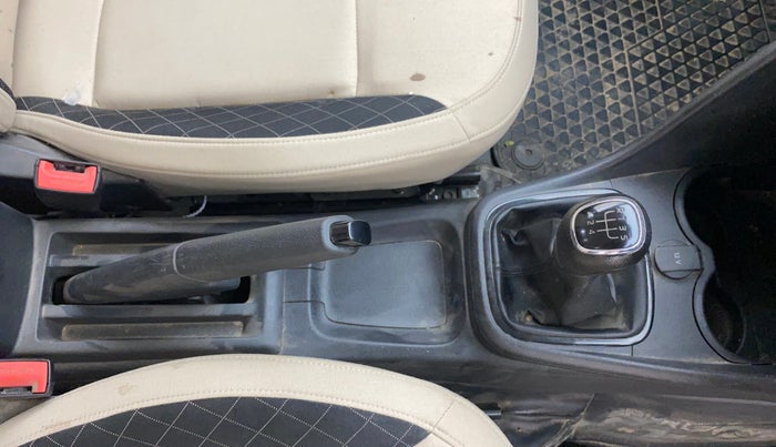 2019 Skoda Rapid 1.6 MPI ACTIVE, Petrol, Manual, 32,132 km, Gear Lever